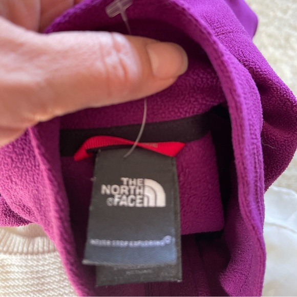 The North Face purple fleece sweater size S - Picture 3 of 8